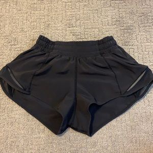BLACK LULULEMON SHORTS